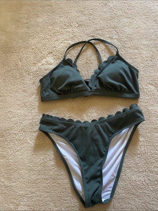 Nordstrom Other - Nordstrom Olive Green Ribbed Scalloped Bikini Set
